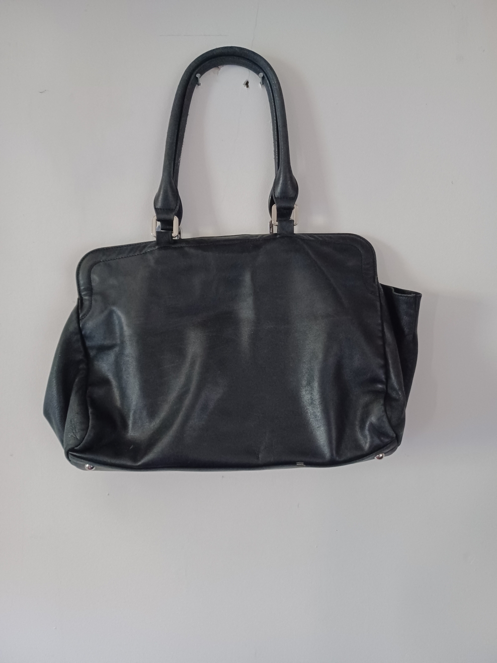 Vintage Longchamp Black Leather Shoulder Bag with Silver Hardware - Picture 3 of 6